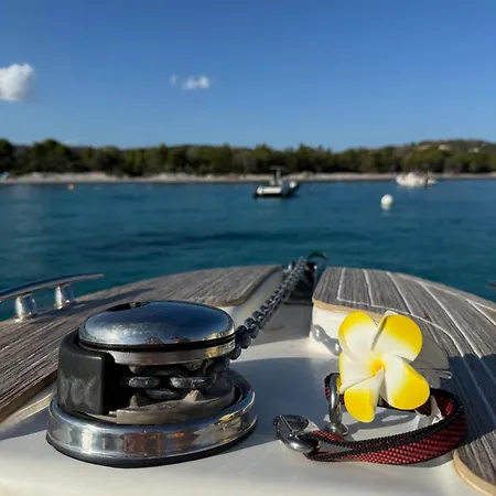 L'hacienda Piscine Chauffee A 28, Spa, Boulodrome Et Court De Tennis Prives, 2 Independantes