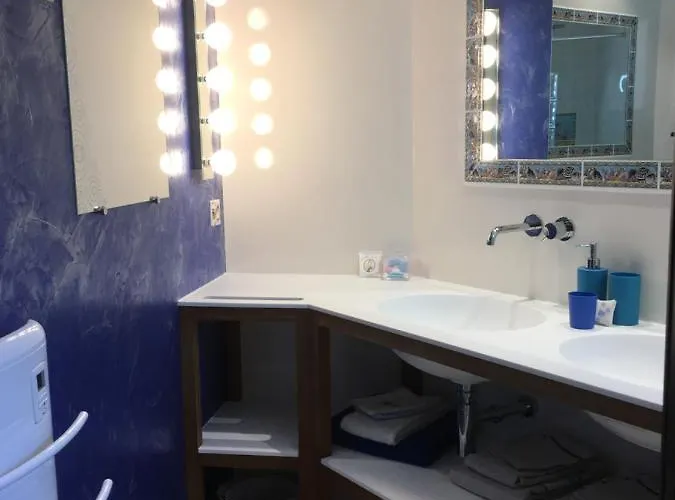 L'hacienda Piscine Chauffee A 28, Spa, Boulodrome Et Court De Tennis Prives, 2 Independantes Vila